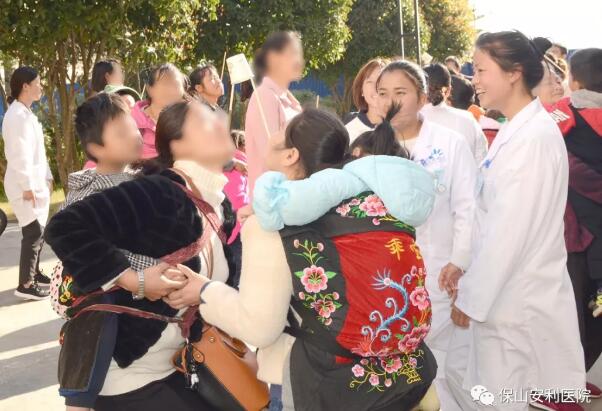 《愛的陪伴》康復(fù)醫(yī)學科兒童戶外活動