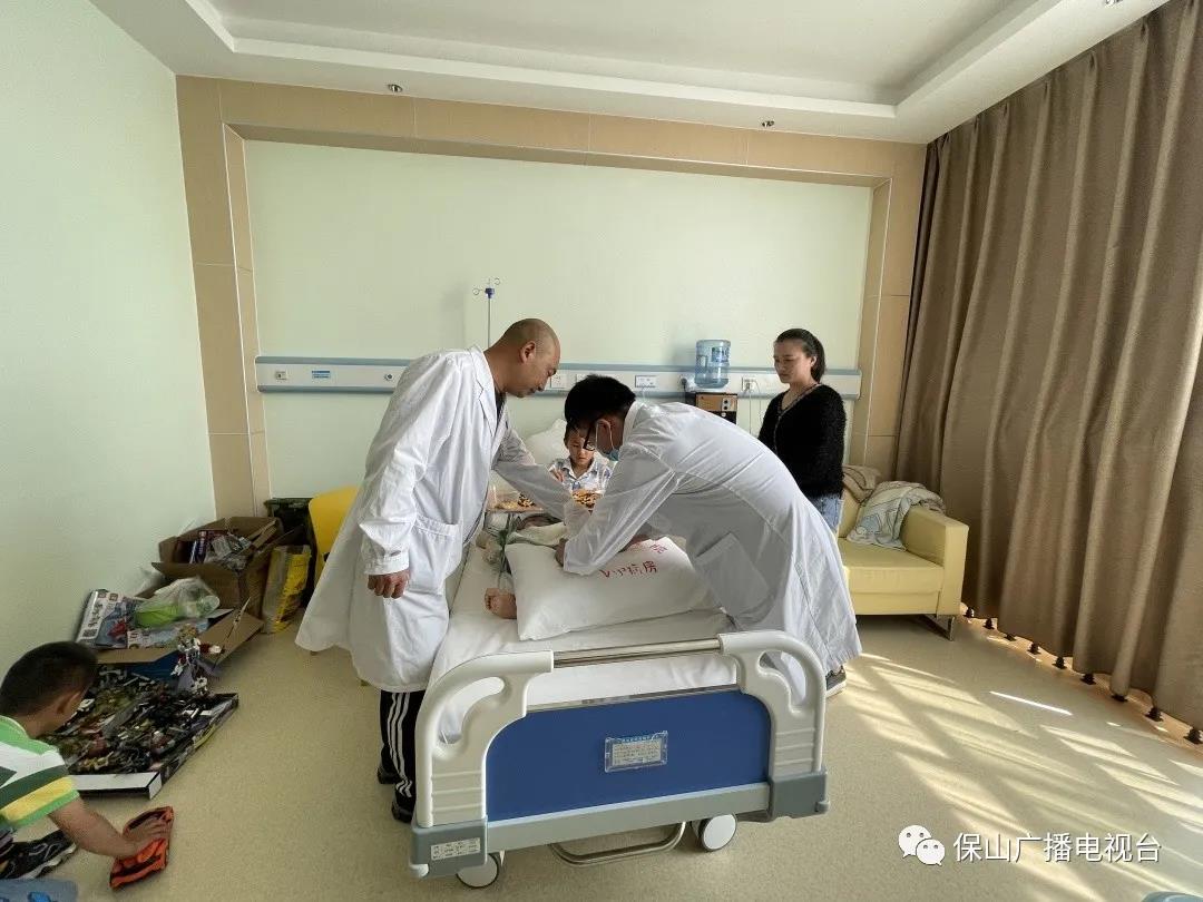 點贊！| “最美路人”，謝謝你！