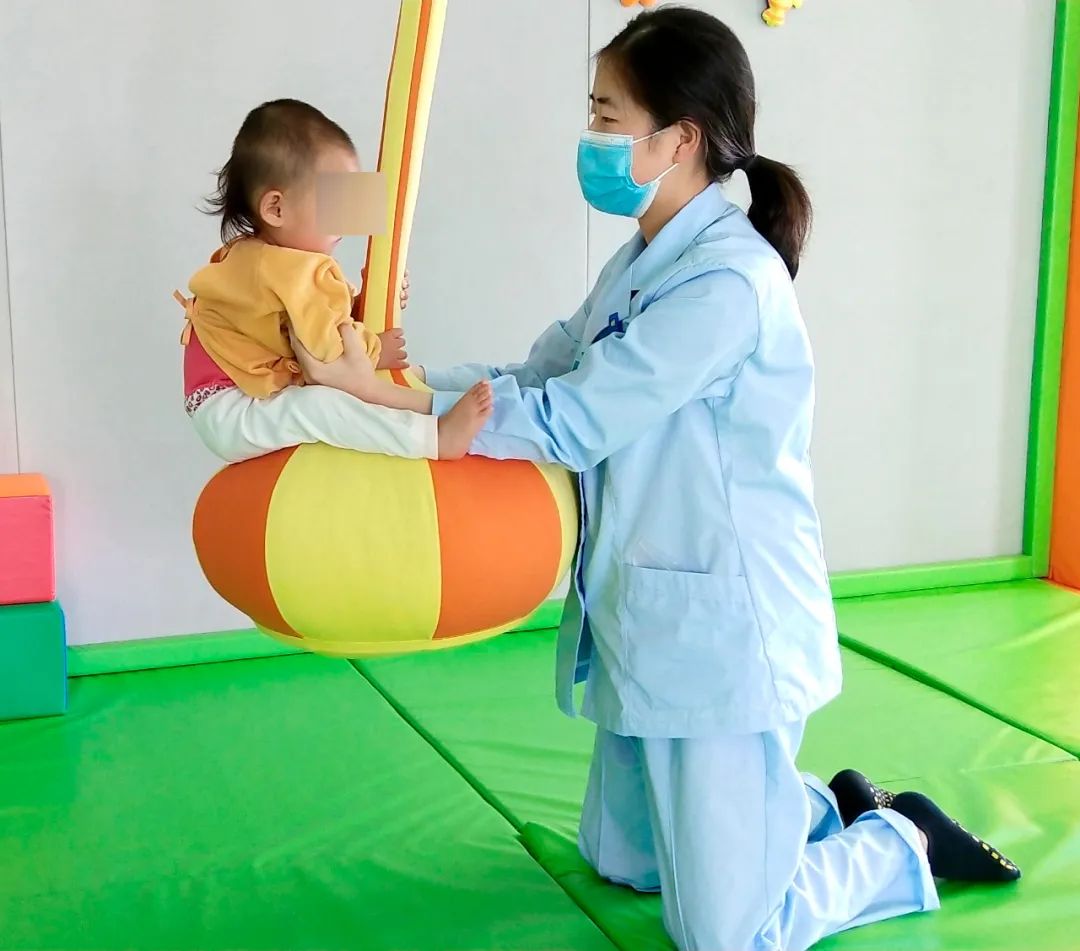 【保山安利醫(yī)院】4個(gè)月齡“高危兒”的蛻變，傾聽(tīng)患兒媽媽的自述！